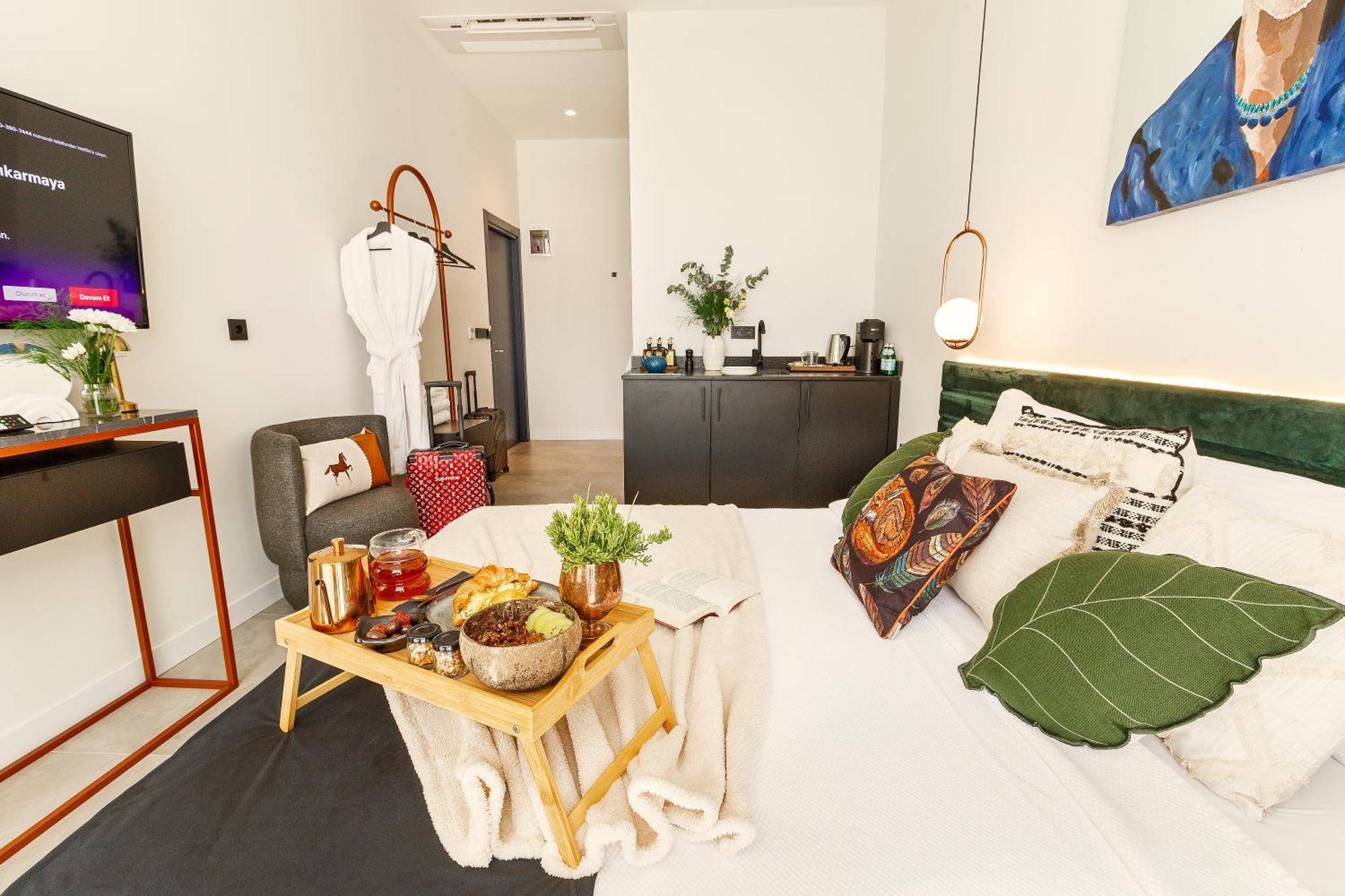 Luff Living - Adult Only *